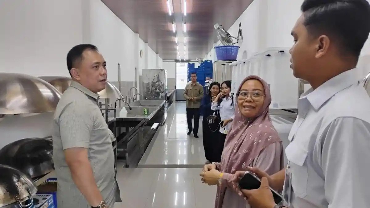 https://jogja.tribunnews.com/diy/1218150/wakil-ketua-dprd-diy-budi-waljiman-ingatkan-sppg-manfaatkan-produksi-ikan-diy-untuk-program-mbg